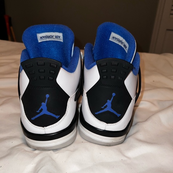 Jordan 4 Retro - Picture 5 of 8